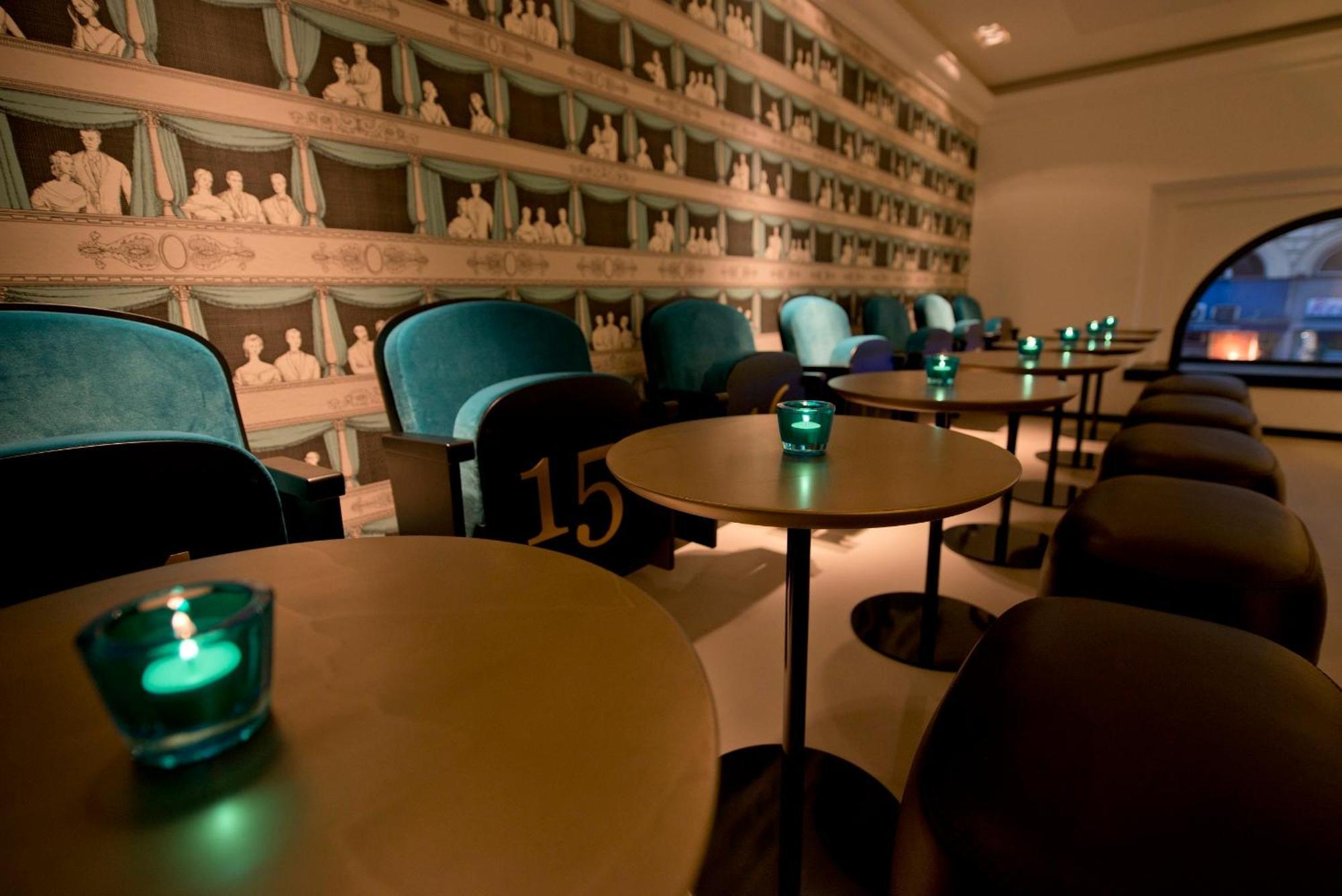 Motel One Wien-Staatsoper Bagian luar foto