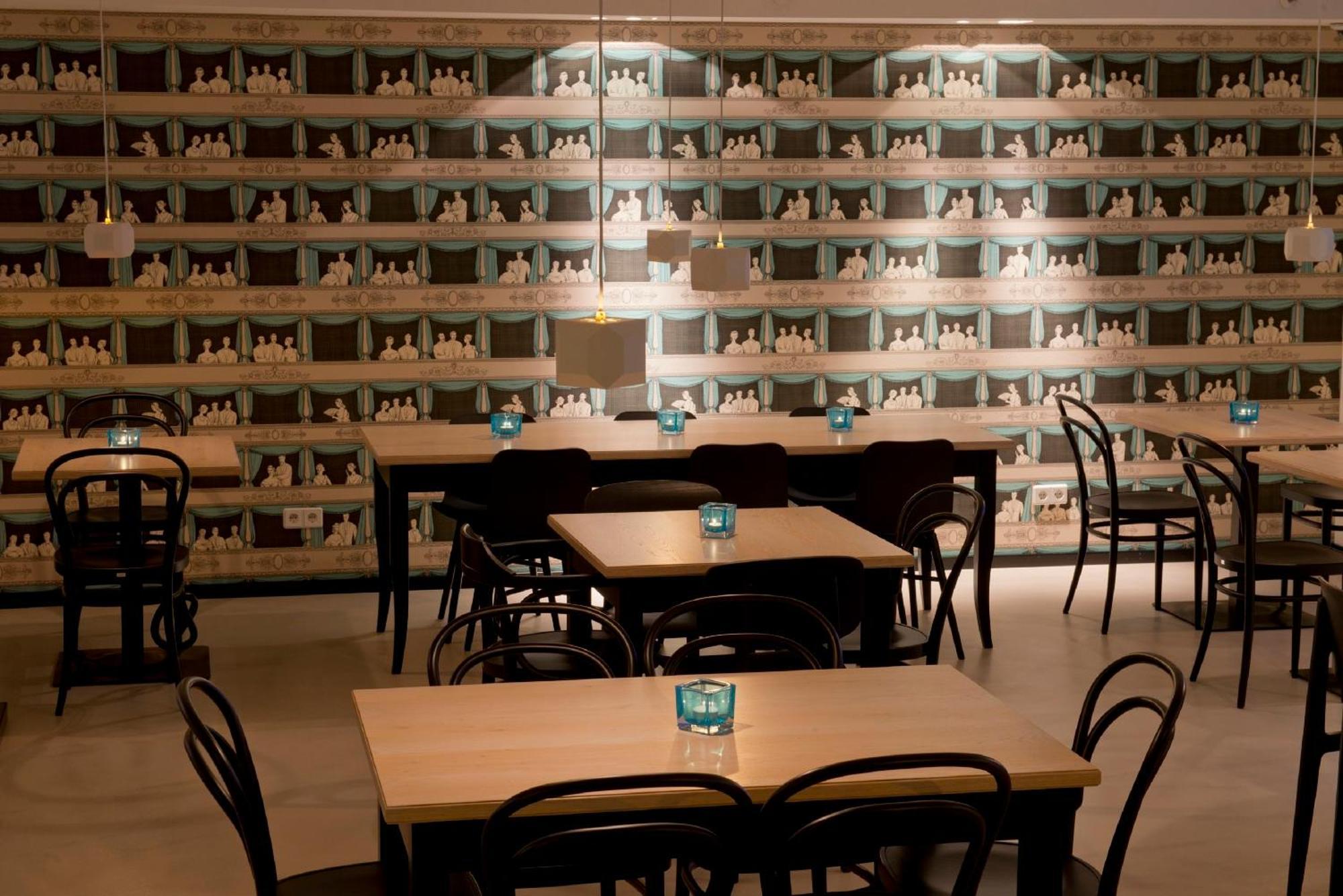 Motel One Wien-Staatsoper Bagian luar foto